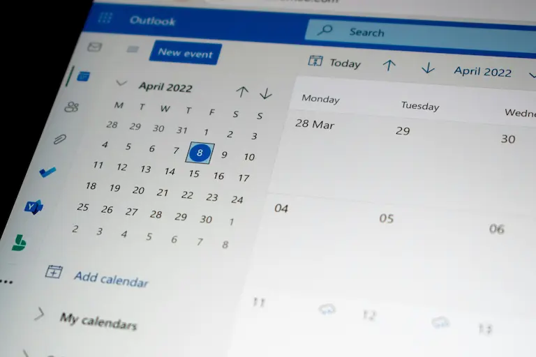 Vista de un calendario digital como ejemplo de sistema de reservas online